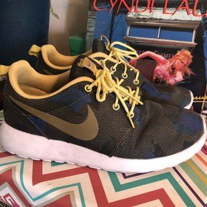 Nike Roshe Camo Sneaker